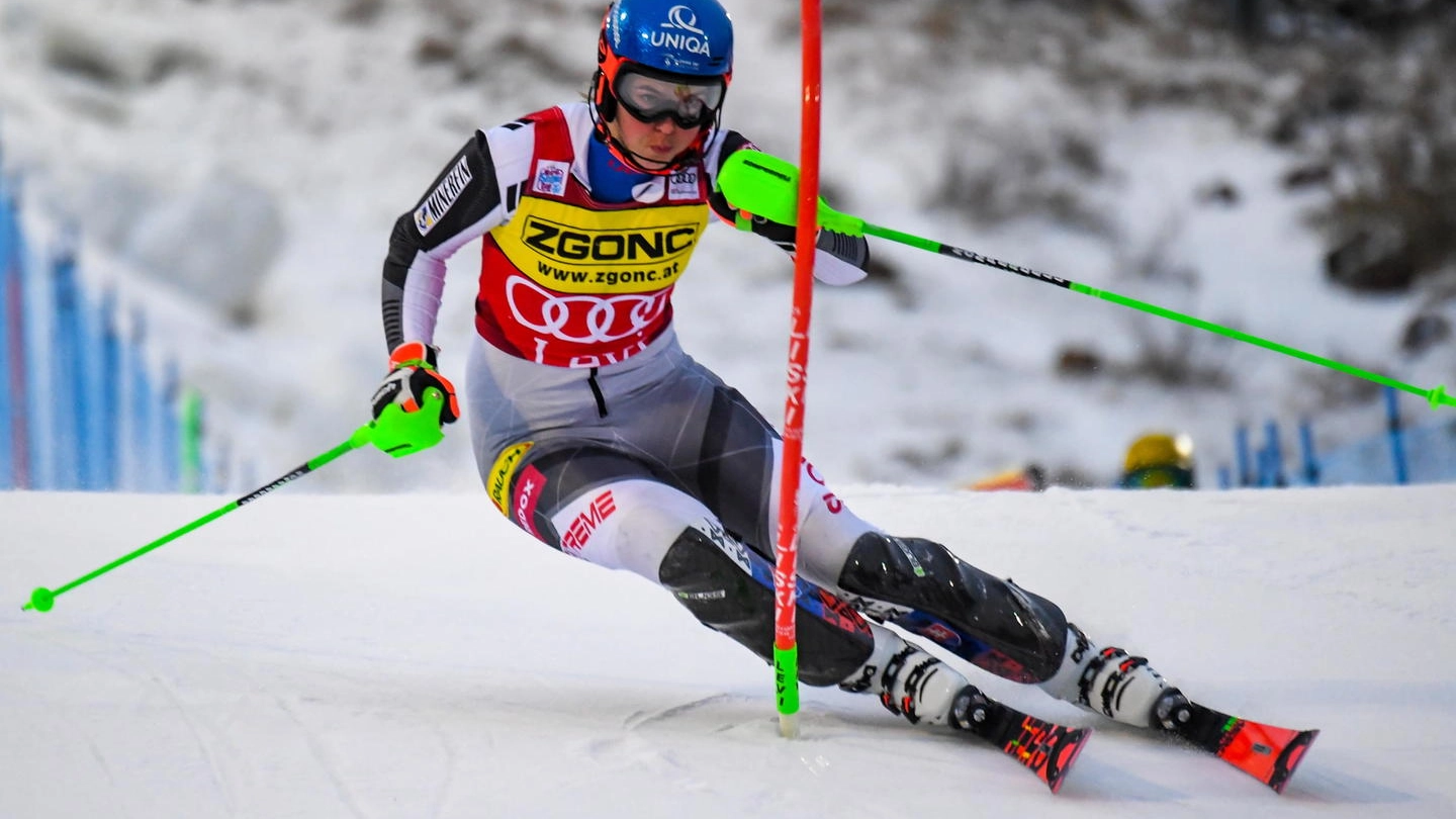 Petra Vlhova durante lo slalom di Levi (Ansa)
