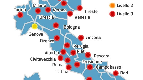 Caldo record, la mappa delle città italiane con il bollino rosso (foto Dire)