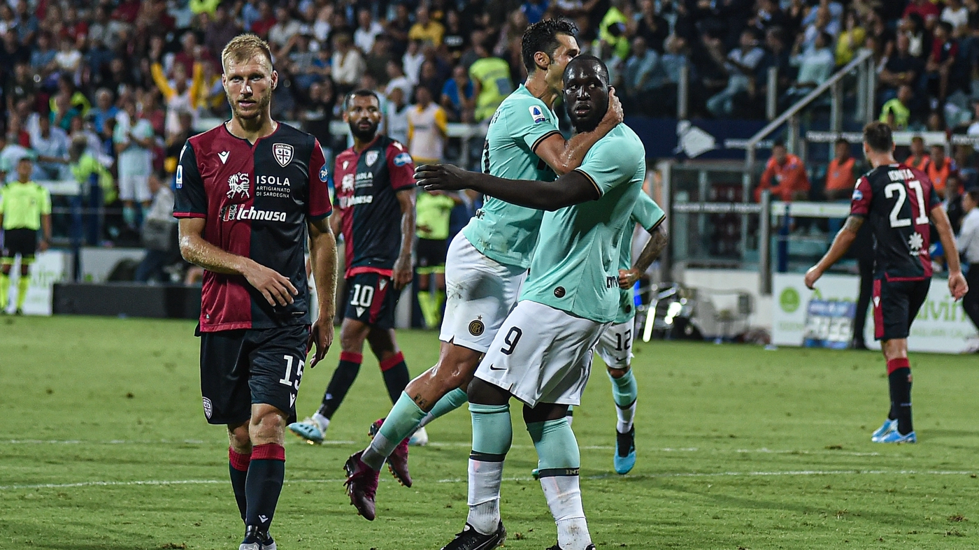 Lukaku esulta dopo il gol al Cagliari