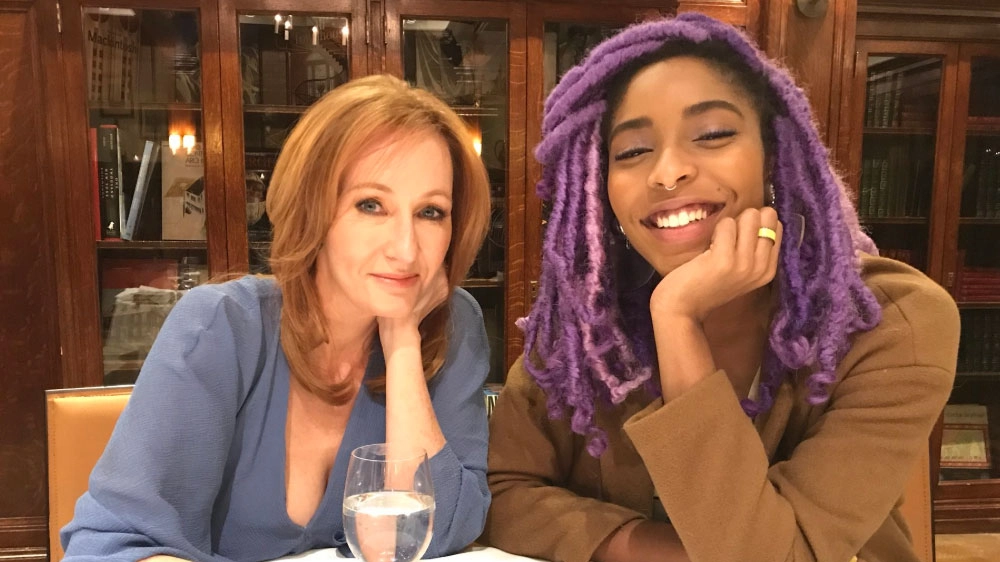 J.K. Rowling e Jessica Williams – Foto: pagina Twitter ufficiale della Rowling