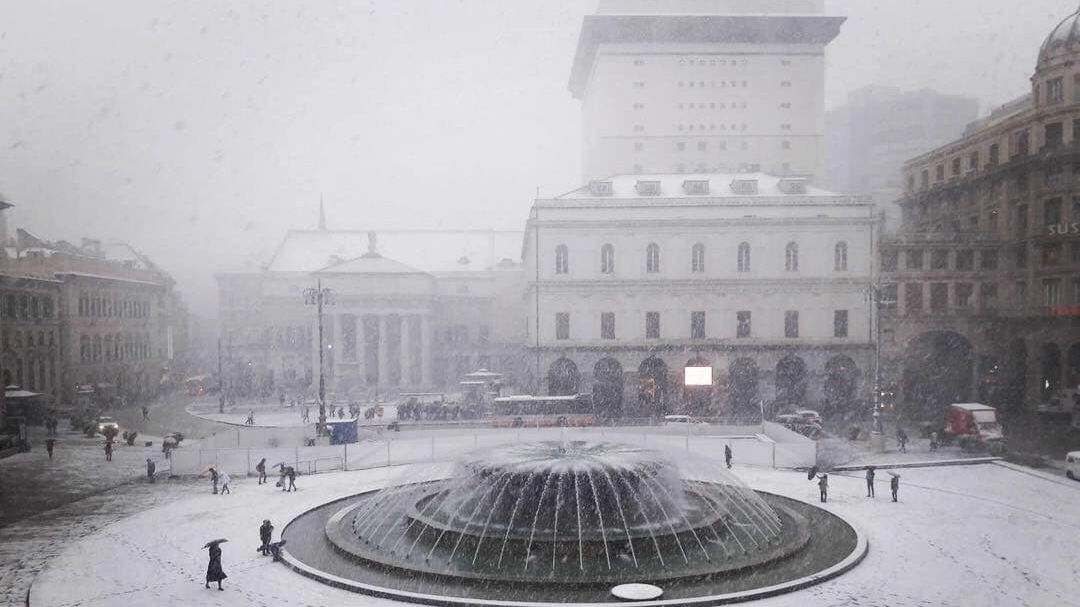 Meteo, la neve a Genova, come annunciato dalle previsioni (foto Dire)