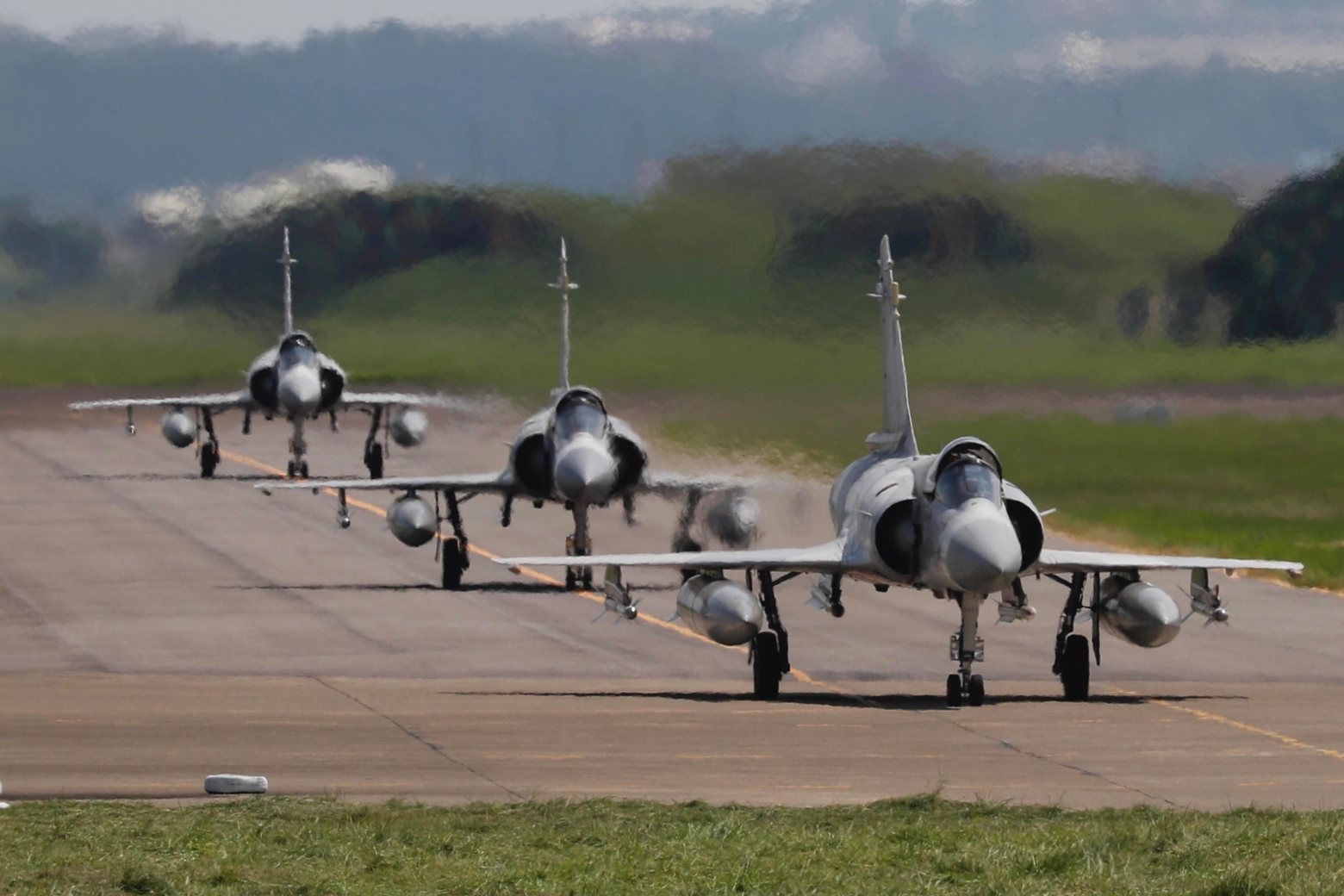 Parigi addestra i piloti, e darà i Mirage 2000 all'Ucraina 