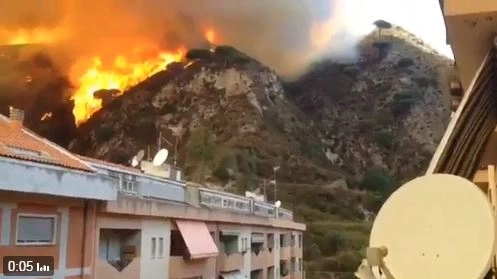 Incendi a Messina, la foto su Twitter