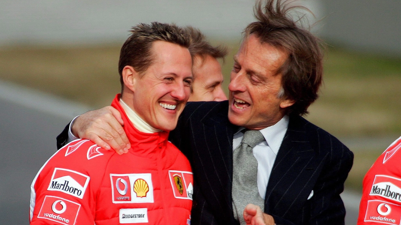 Michael Schumacher e Luca Cordero di Montezemolo in un'immagine d'archivio (Ansa)