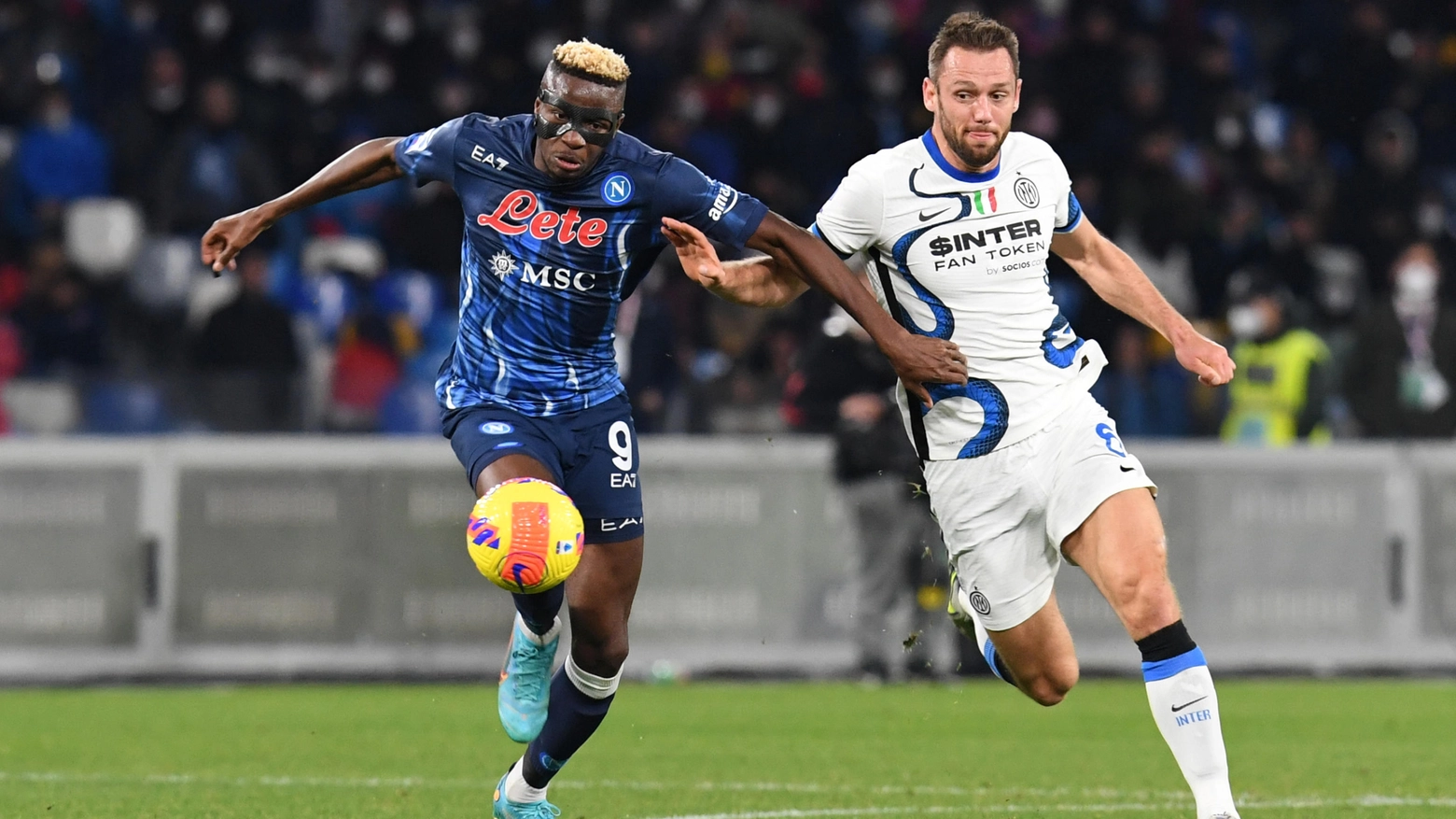 Napoli-Inter, un duello tra De Vrij e Osimhen (Ansa)