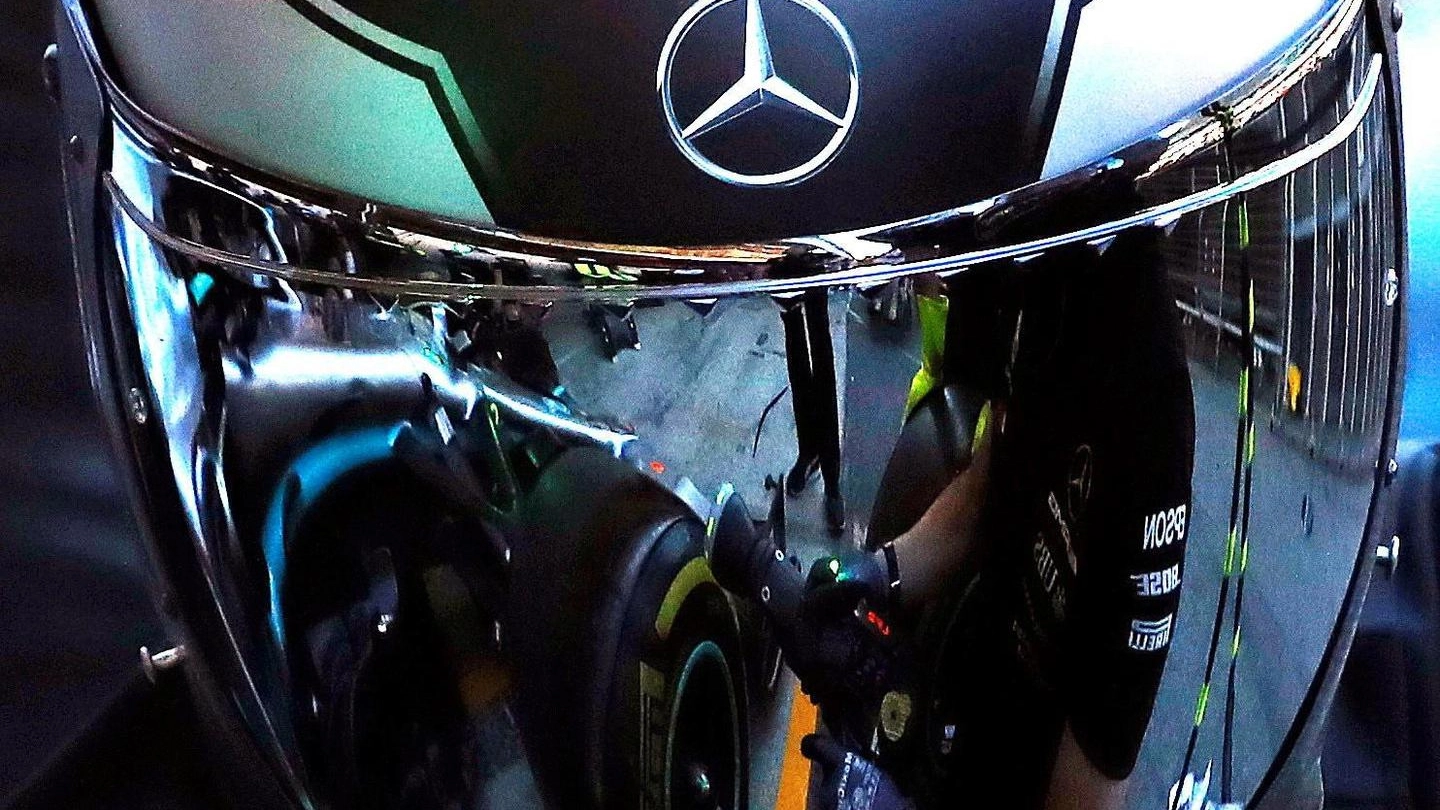 Mercedes più veloci nelle prime due prove libere (Ansa)