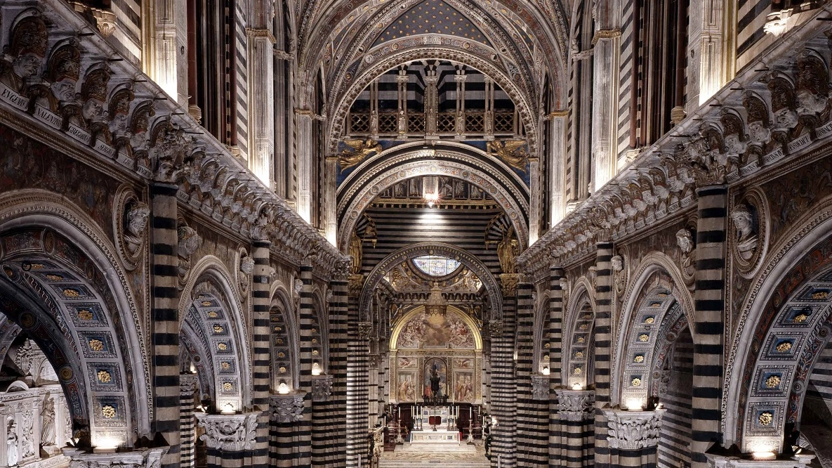 Duomo di Siena risplende il marmoreo tappeto