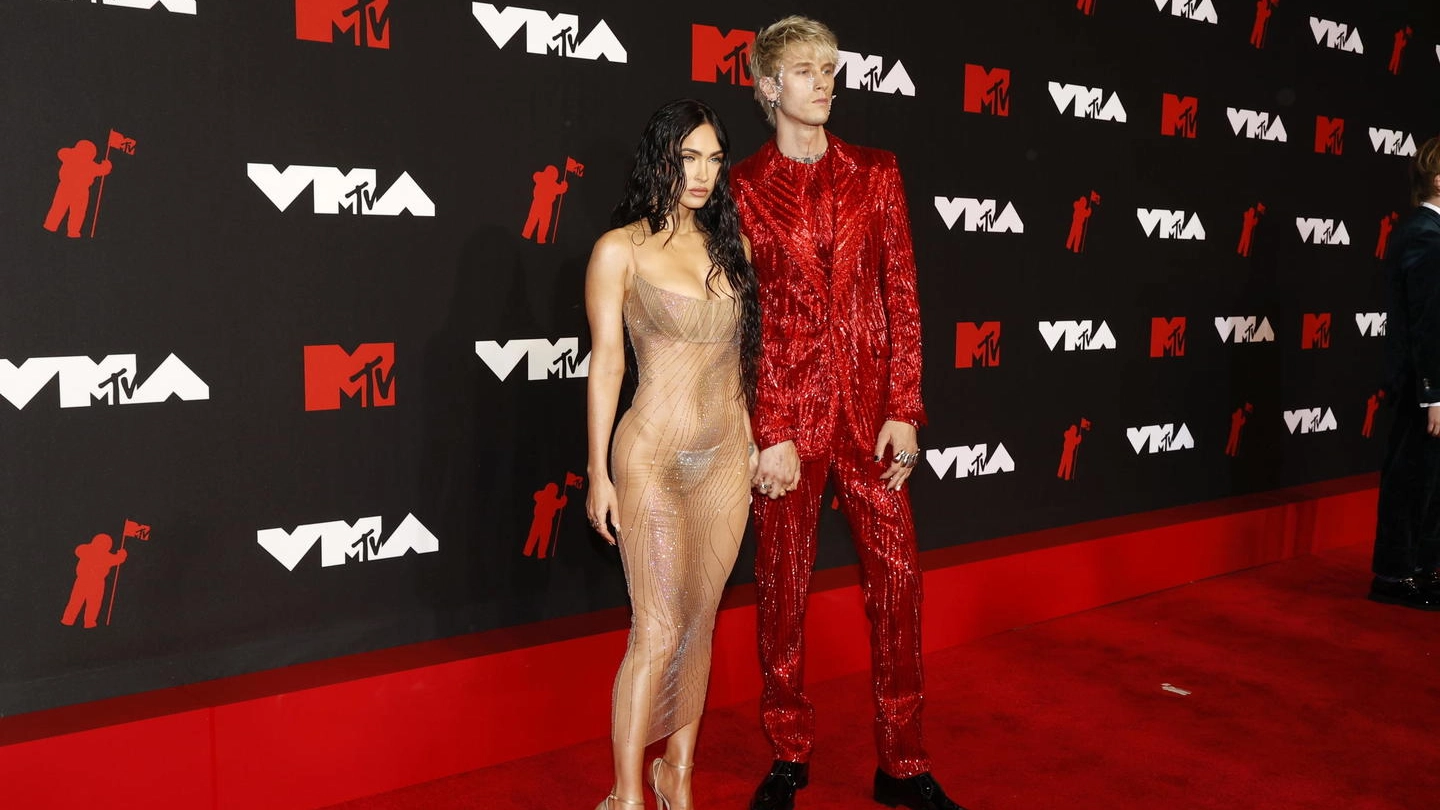 Megan Fox e Machine Gun Kelly agli MTV Video Music Awards 2021 (Ansa)