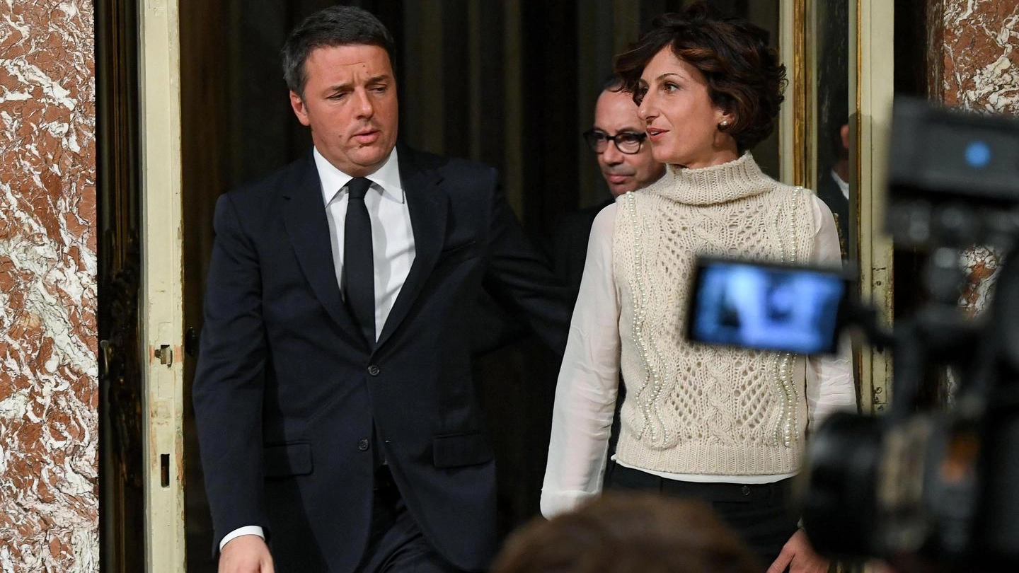 Referendu, Renzi con la moglie Agnese prima delle dimissioni (Ansa)