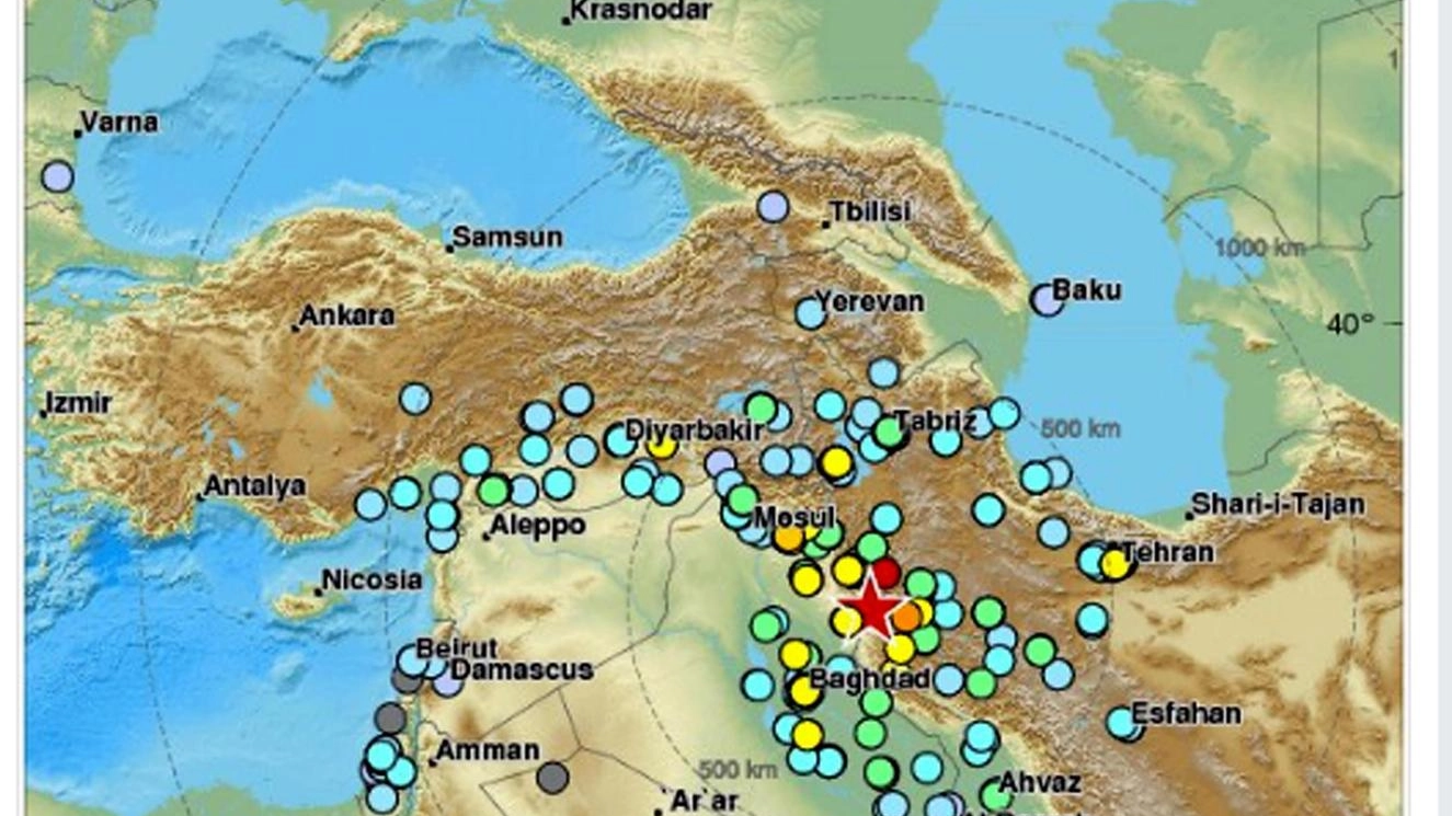 Una mappa che indica il punto del potente sisma di magnitudo 7.2  (Ansa)
