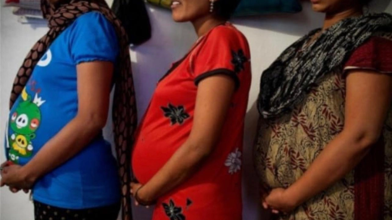 La maternità surrogata potrebbe diventare un reato universale