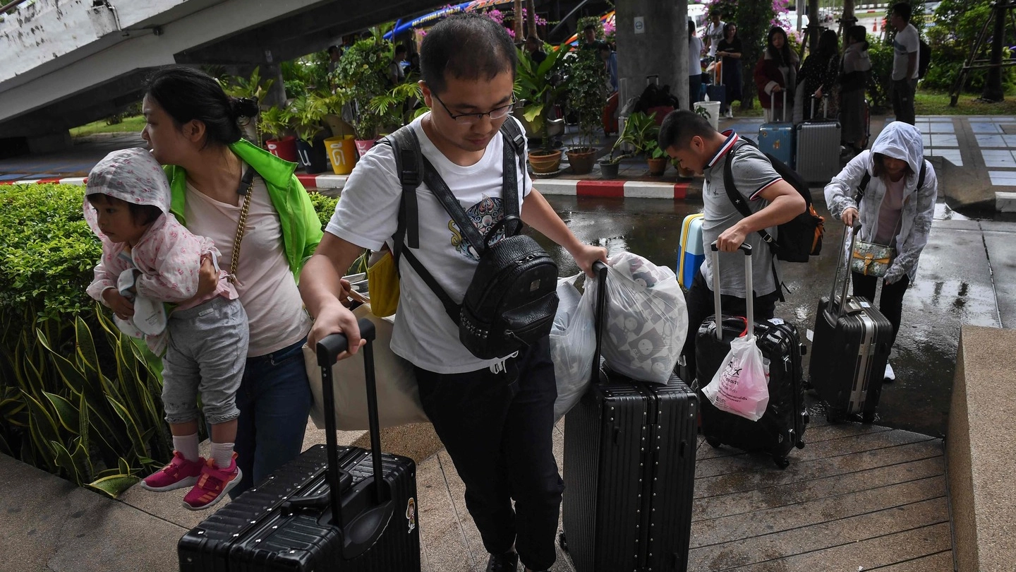Thailandia, dopo la grande tempesta Pabuk i turisti possono ripartire (Lapresse)