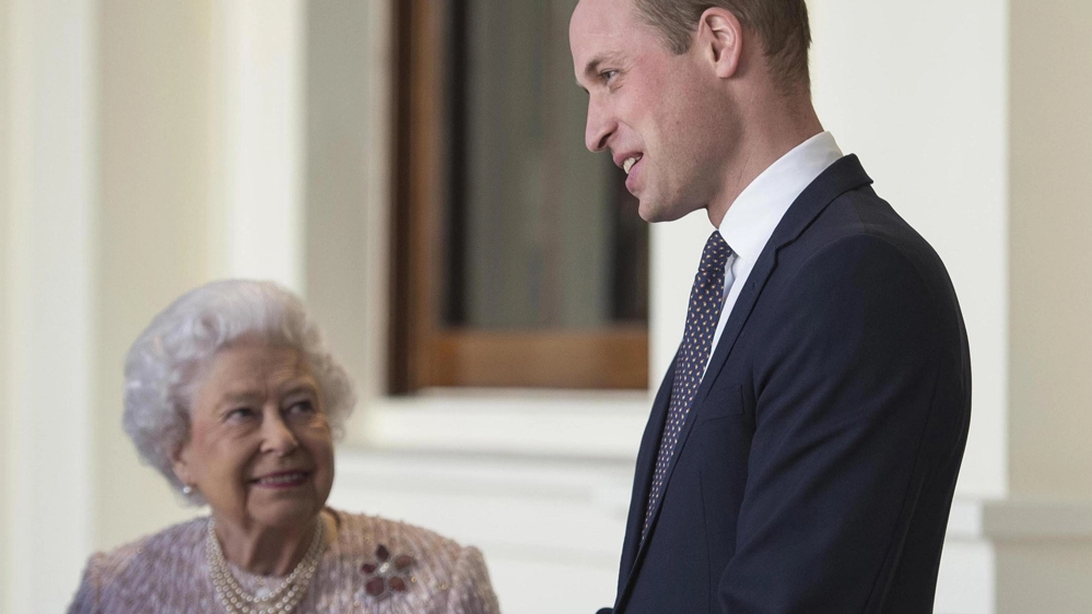 La regina Elisabetta II e il nipote William - Foto: ANSA/EPA/I-IMAGES
