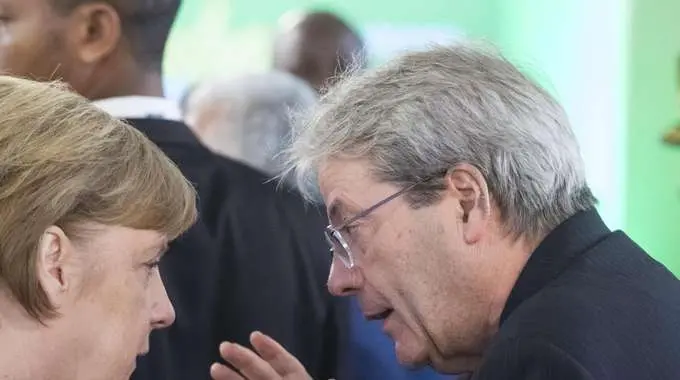 Ue-Africa:Gentiloni vede Macron e Merkel