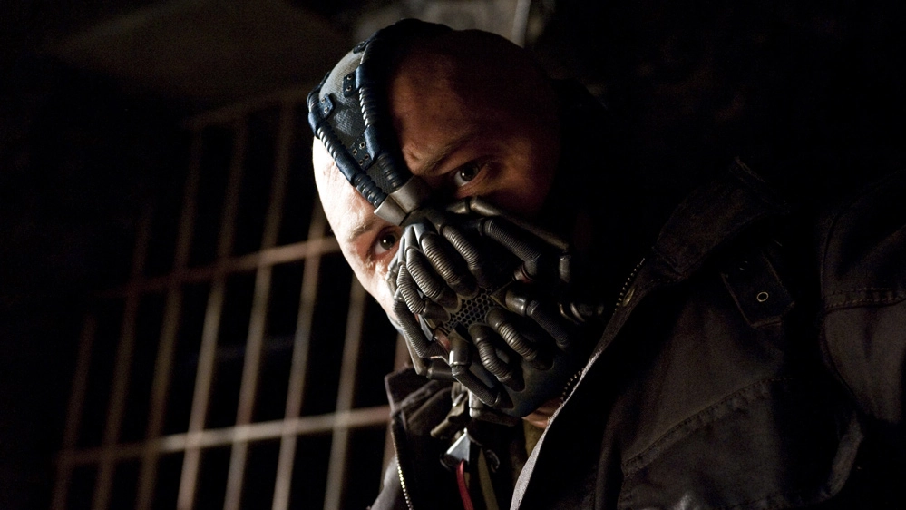 Tutti vogliono la maschera di Bane - Foto: Warner Bros. Pictures