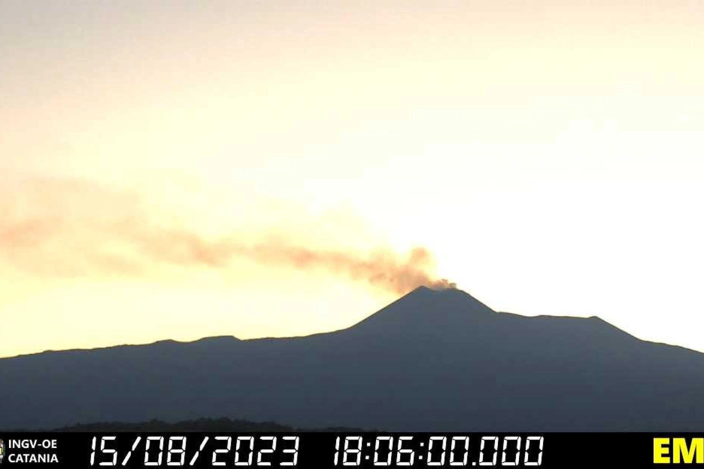 Un'immagine dell'Etna scattata dall'Osservatorio