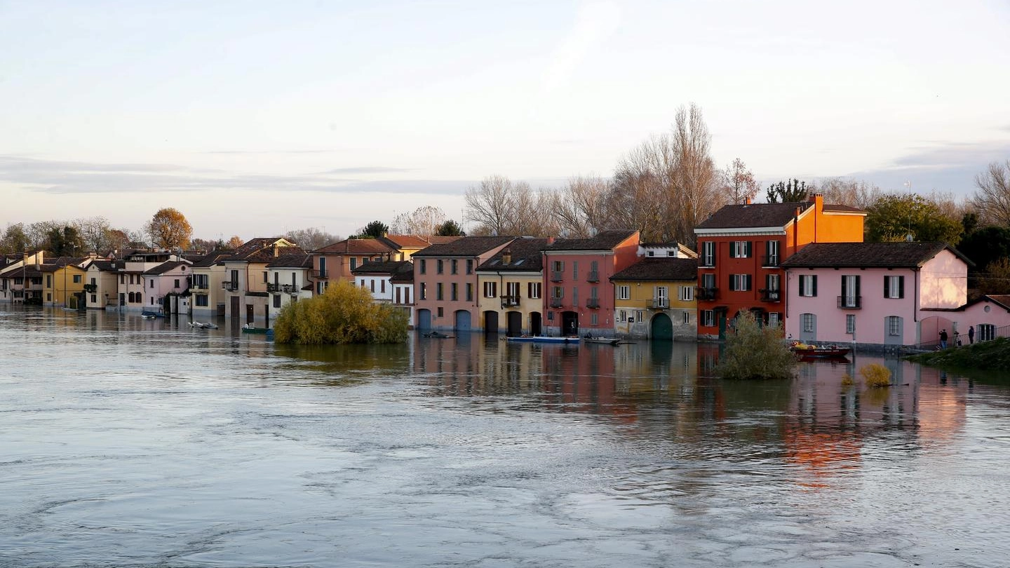 Pavia, esonda il Ticino (foto Ansa)