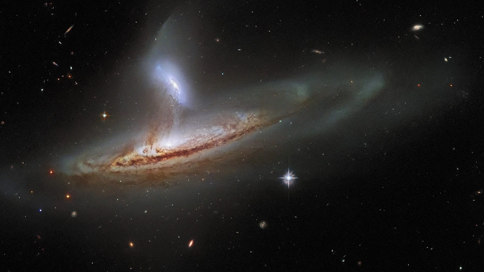 ESA/Hubble&NASA,J. Dalcanton,Dark Energy Survey,DOE,FNAL/DECam,CTIO/NOIRLab/NSF/AURA, SDSS