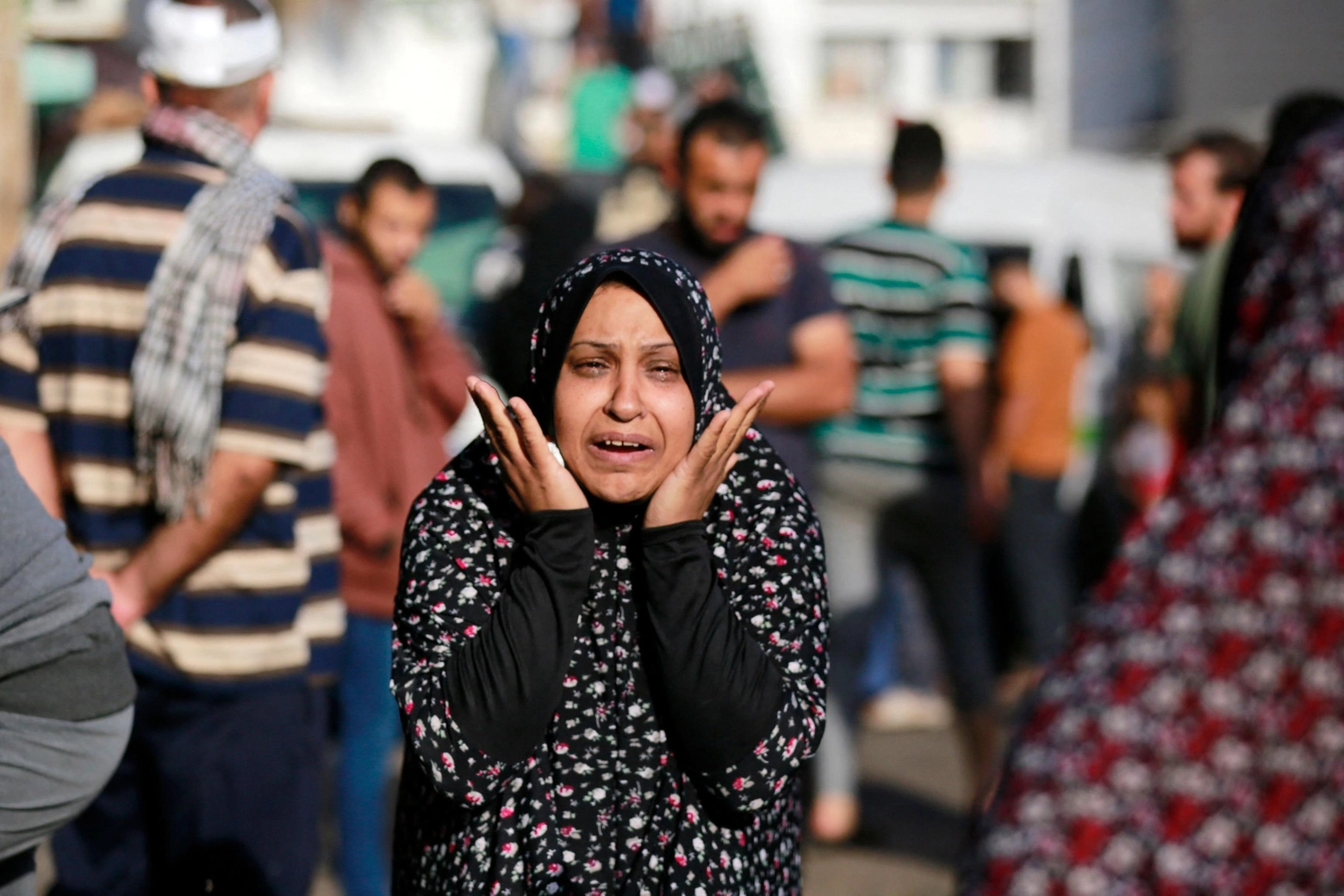 Gaza, parenti delle vittime del raid sulle ambulanze