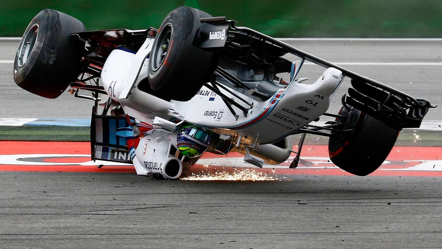 Gp di Germania, l'auto di Massa si ribalta (Reuters)