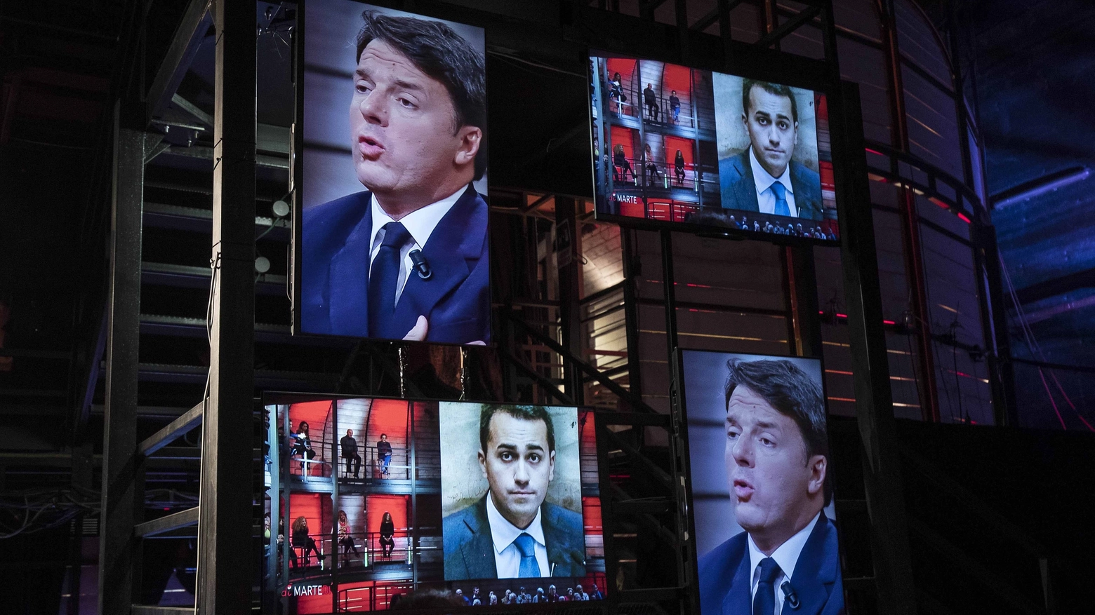 Matteo Renzi e Luigi Di Maio: duello sulle fake news (Lapresse)