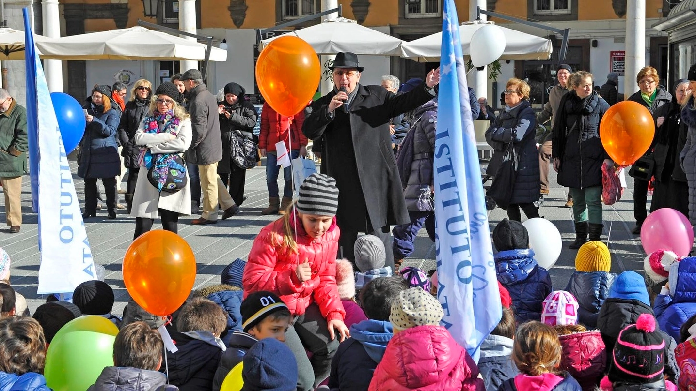 La celebrazione della Festa del Voto in piazza Grande, dove è esposta l’immagine della Madonna (Foto Novi)