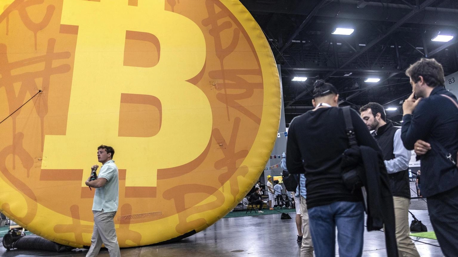 Il Bitcoin vola, attesa per l'ok della Sec al suo primo Etf