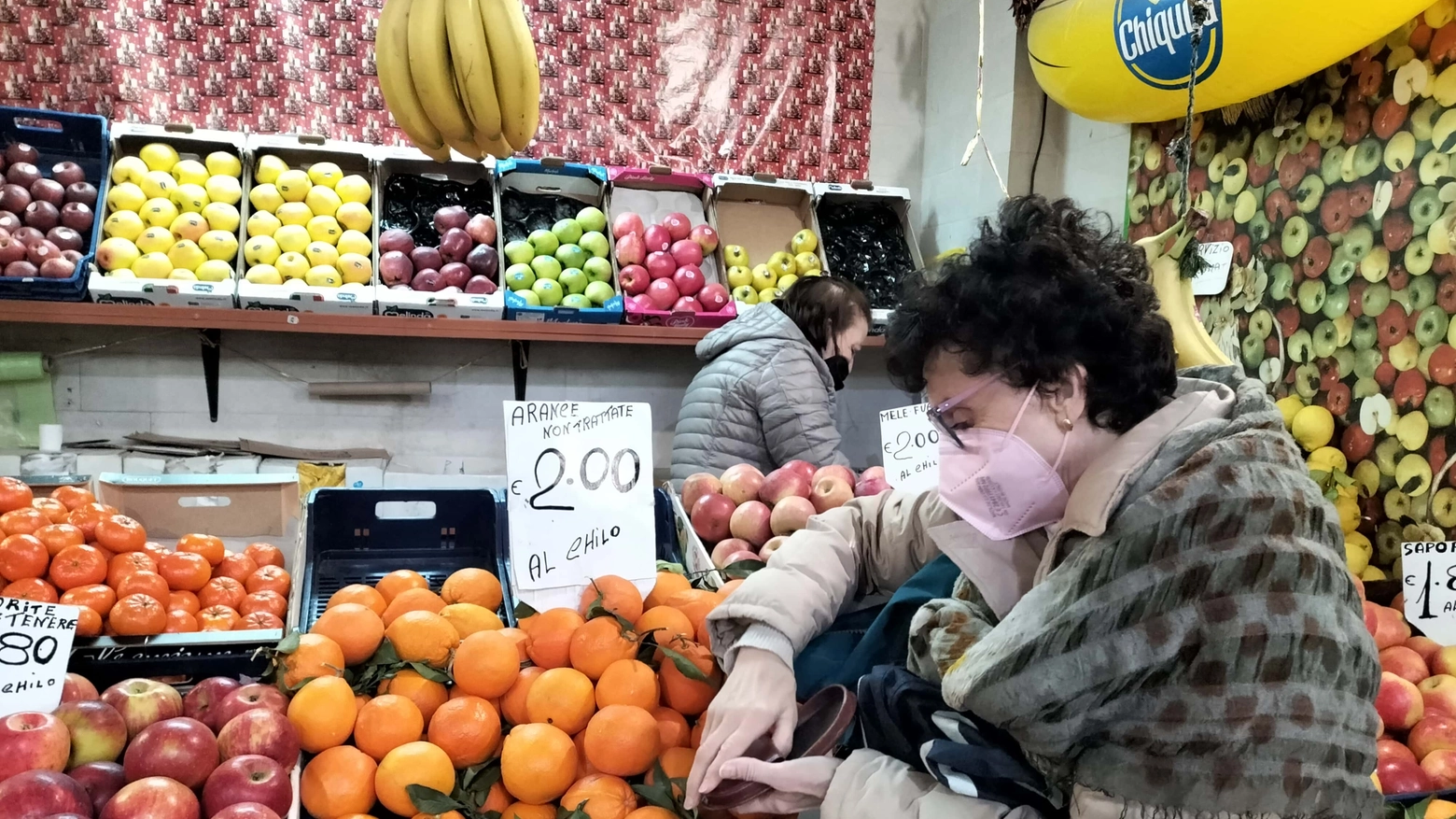 Il banco della frutta al mercato