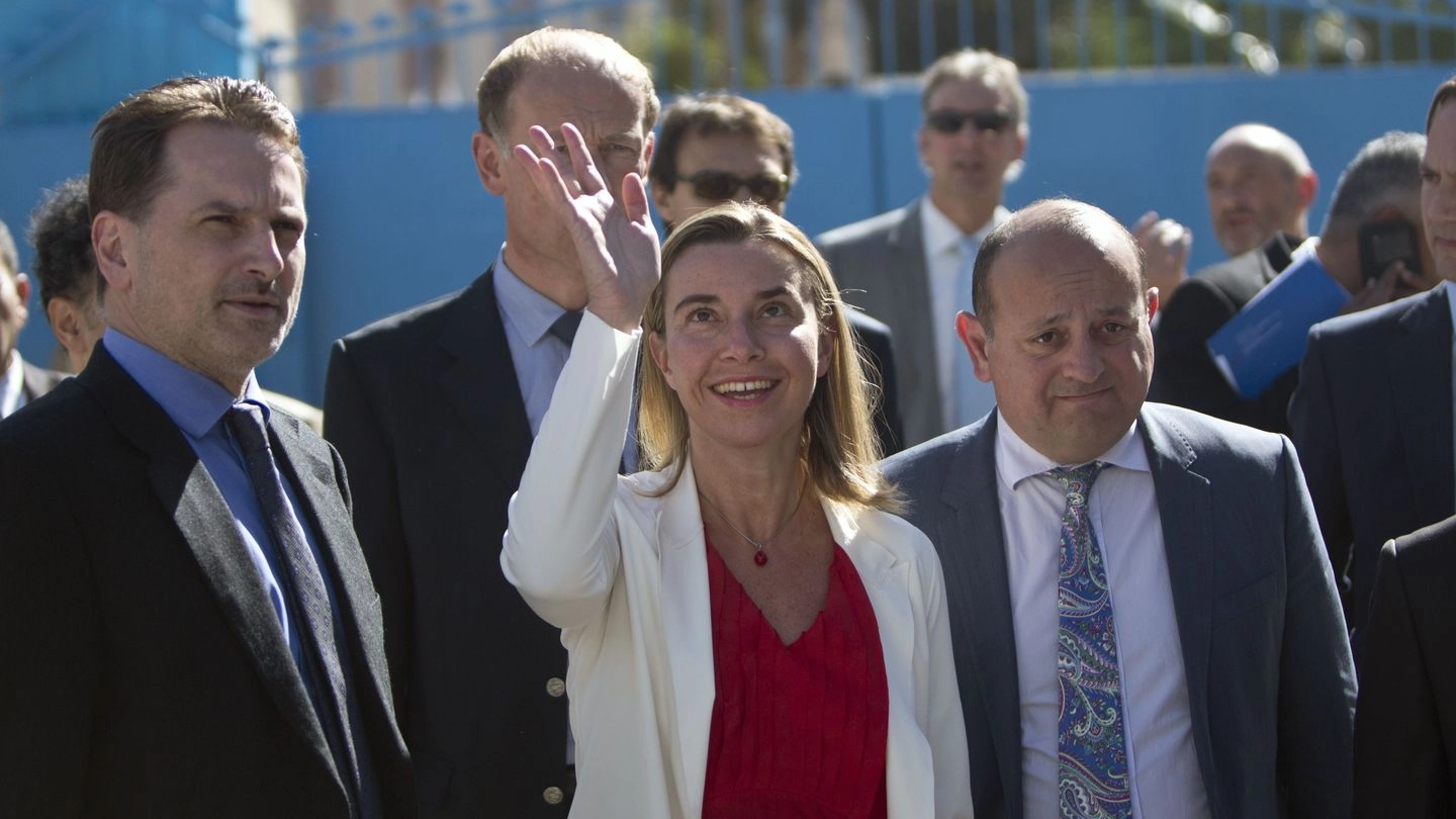 Federica Mogherini in visita a Gaza (Afp)