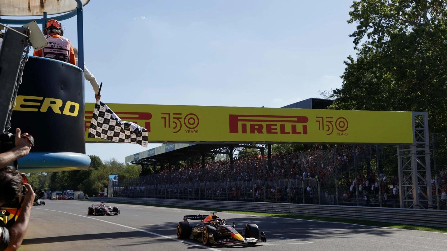 F1 Gp di Monza: Verstappen taglia il traguardo davanti a Leclerc (Ansa)
