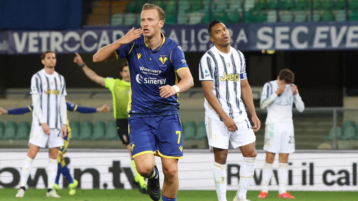 Hellas Verona-Juventus: l'esultanza di Barak dopo il gol dell'1-1 (Ansa)