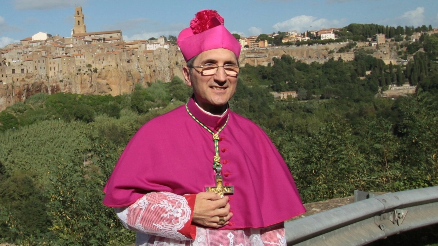 Il vescovo di Pitigliano Guglielmo Borghetti in partenza