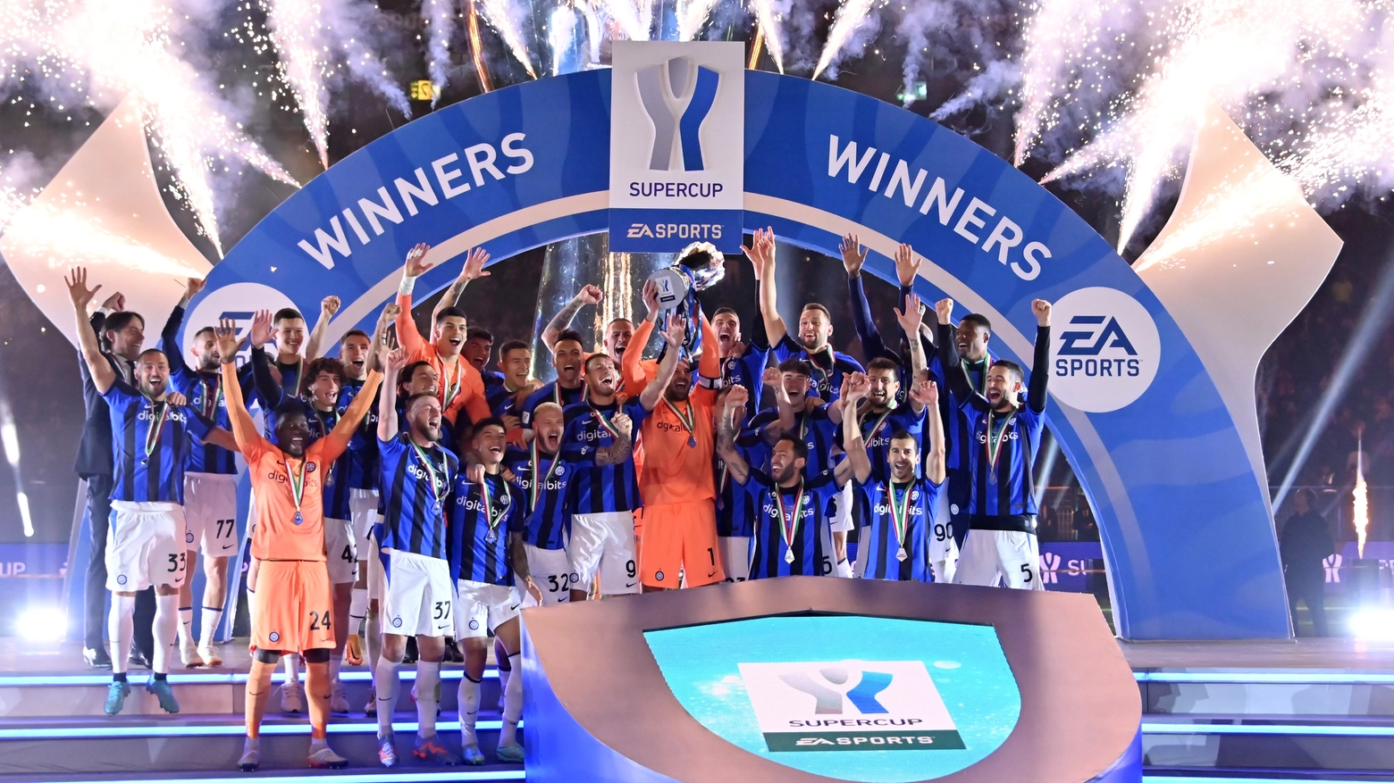La festa dell'Inter per la conquista dell'ultima Supercoppa italiana