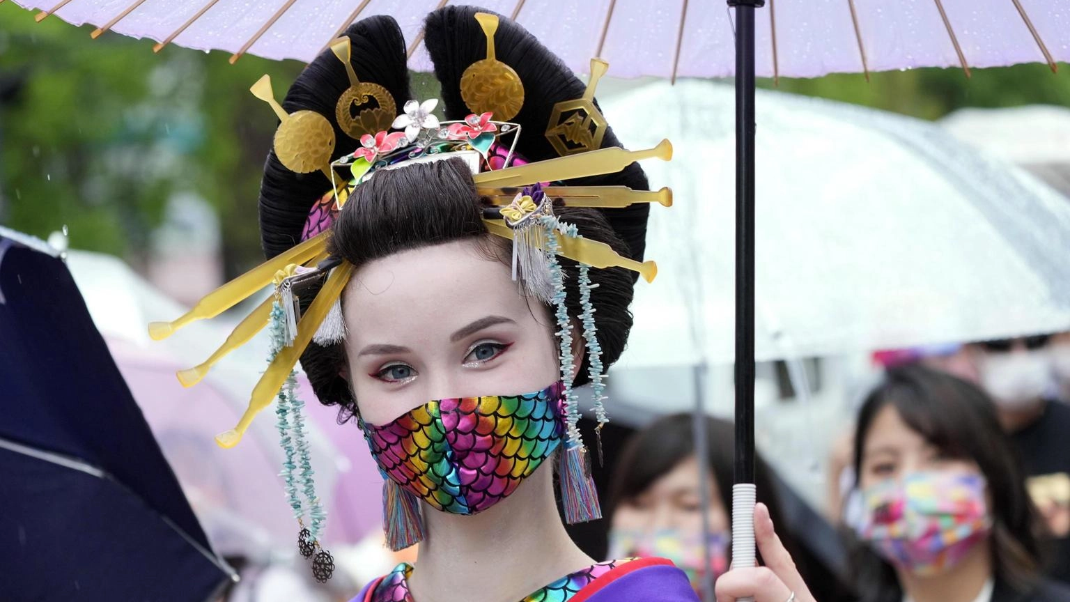 Cina,vietati per legge abiti che ledono lo spirito della nazione