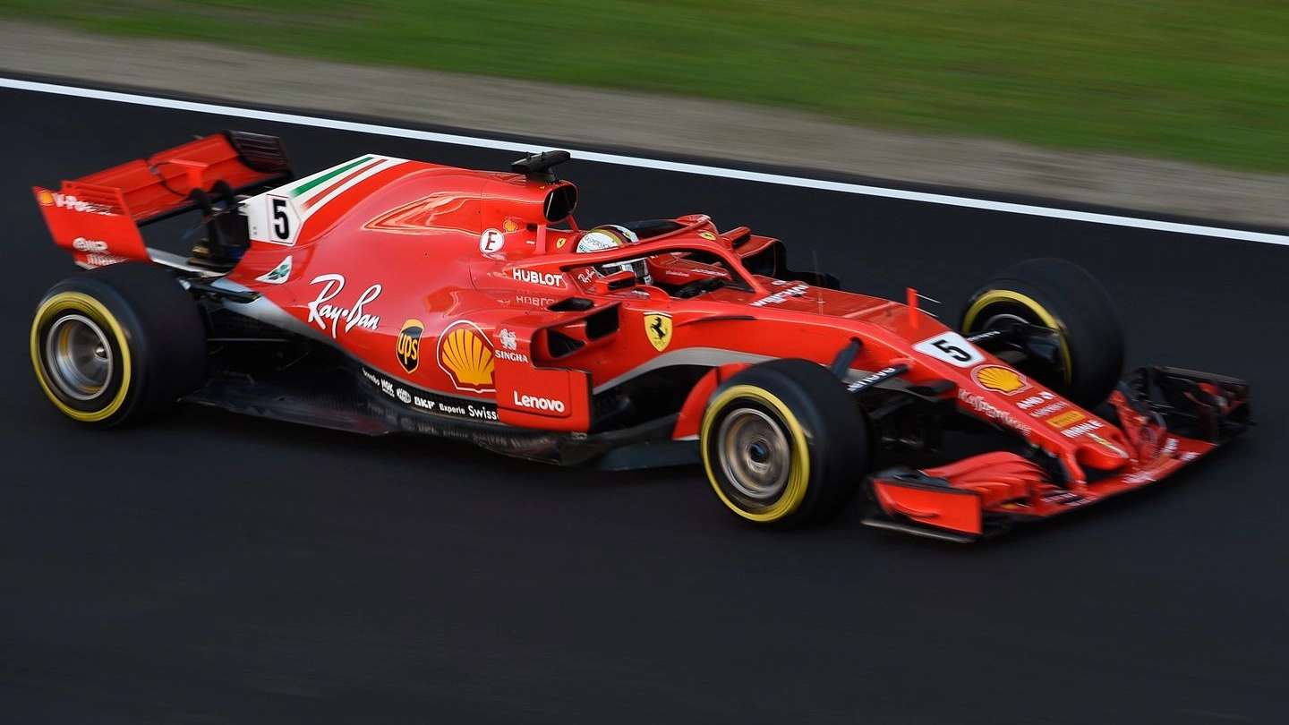 Sebastian Vettel primo nei test a Barcellona (Afp)