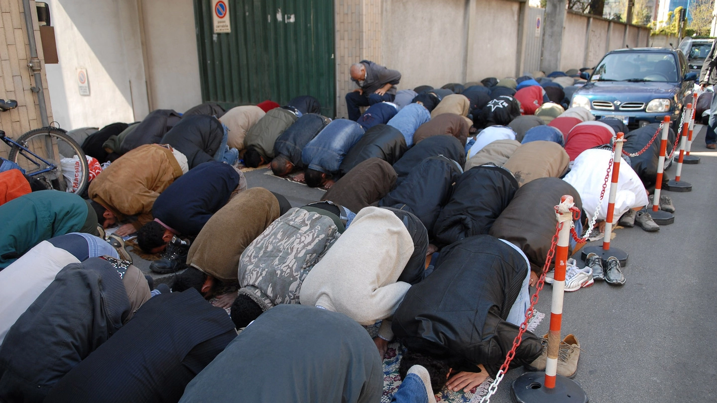 Gli islamici ora pregano in via Tasso 