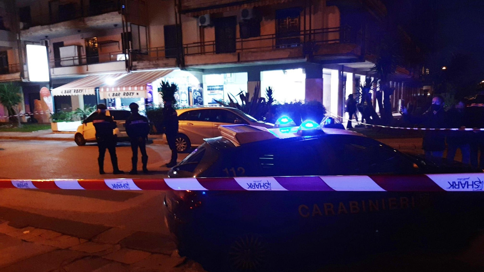 Sparatoria ad Arzano agguato di Camorra: cinque i feriti