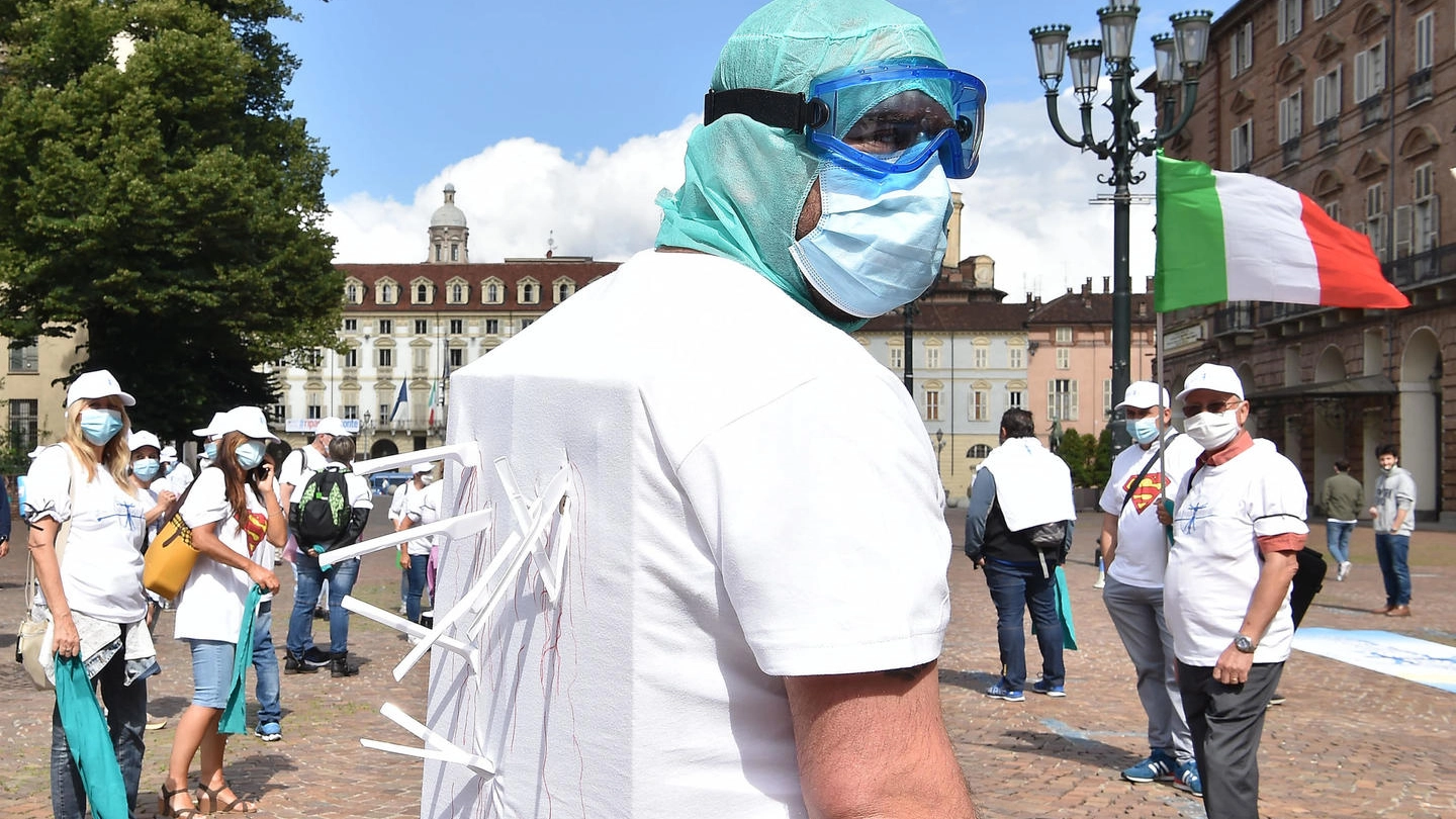 Torino, un flash mob degli infermieri