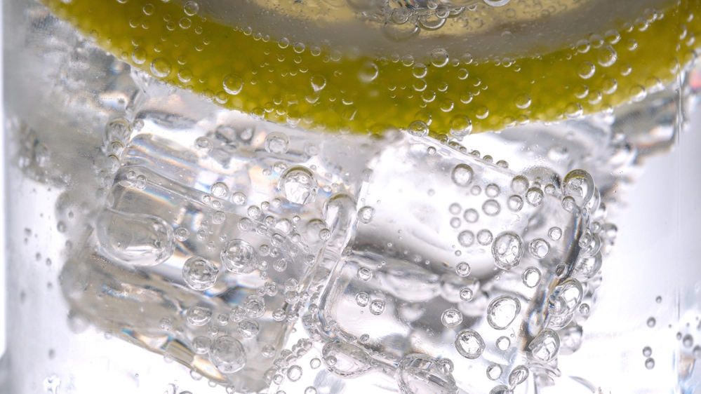 Il gin tonic più grande mai preparato è un cocktail da 945 litri -Foto: mustafagull/iStock