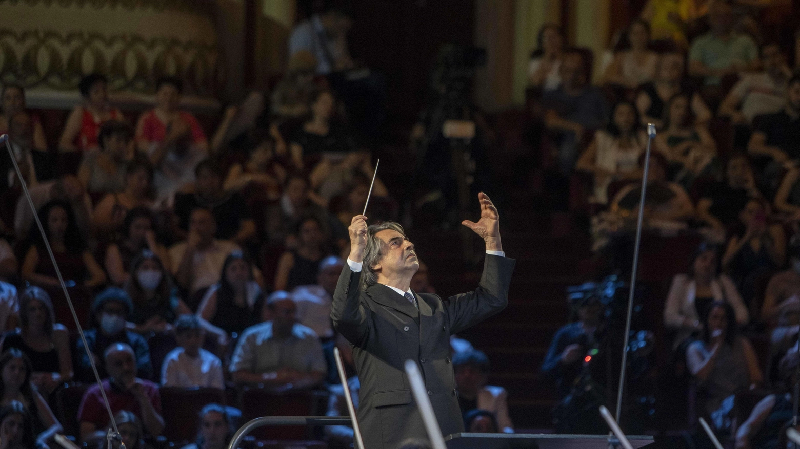 Muti dirige il concerto “Le vie dell’amicizia” al Teatro dell’Opera di Erevan (foto Marco 