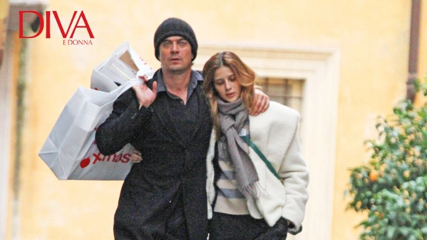 Riccardo Scamarcio, 44 anni e Benedetta Porcaroli, fotografati da Diva e Donna