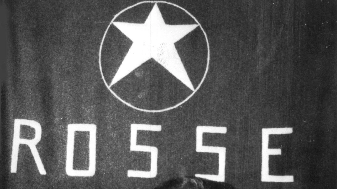 Aldo Moro nella foto simbolo del suo rapimento (Ansa) 