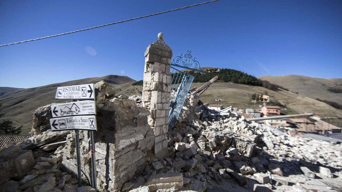 Castelluccio di Norcia, i danni del terremoto (Ansa)