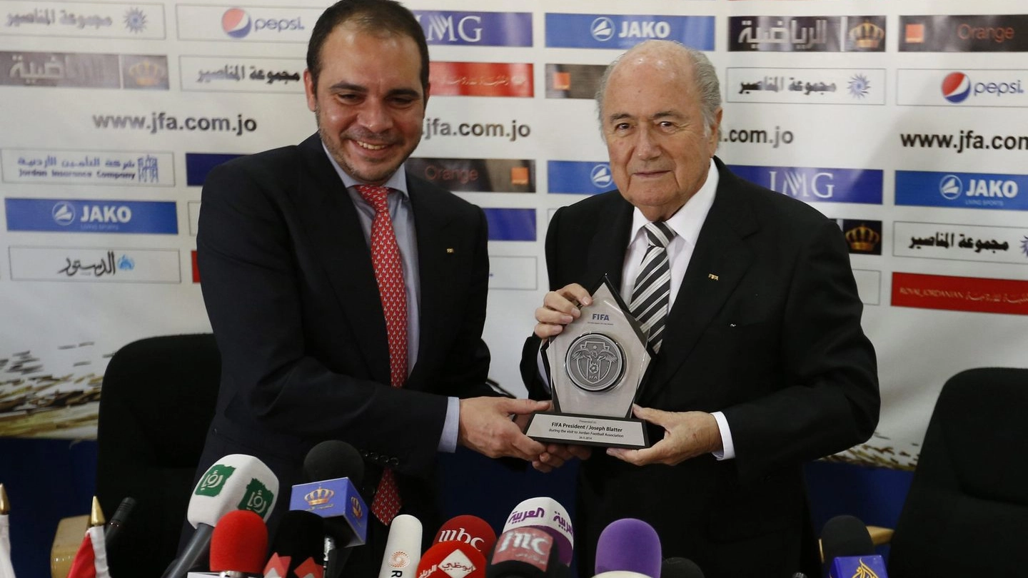 Ali Bin Al-Hussain e Joseph Blatter, candidati alla presidenza Fifa (Reuters)