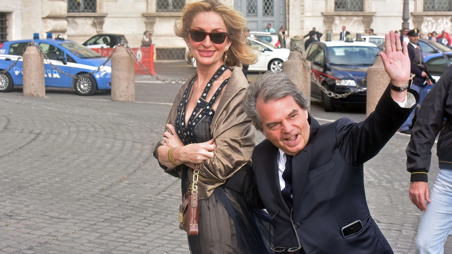 Titti Giovannoni, alias Beatrice Di Maio, col marito Renato Brunetta (Imagoeconomica)