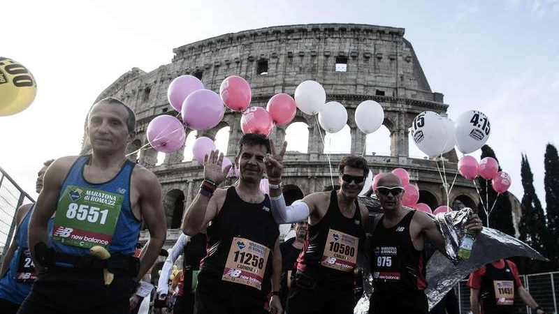 Maratona di Roma, scatti da una delle passate edizioni (Ansa)