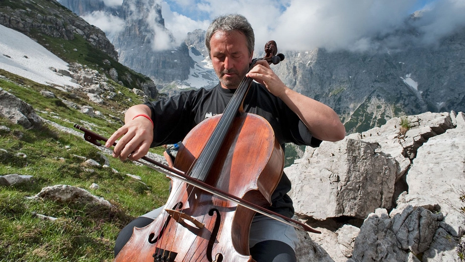 Il musicista Mario Brunello – Foto: isuonidelledolomiti.it