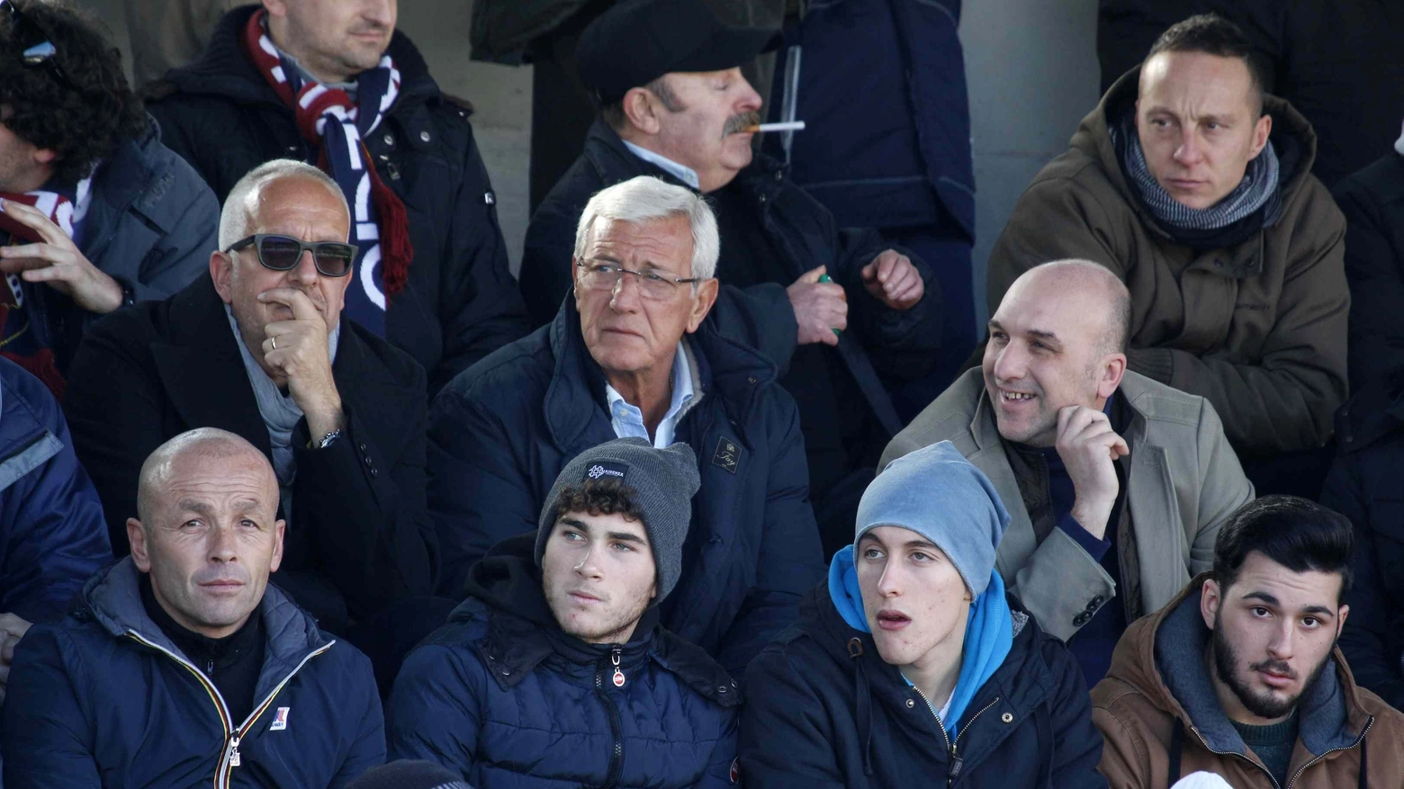L'ex ct azzurro Marcello Lippi tra gli spettatori del derby Viareggio-Camaiore (foto Umicini)