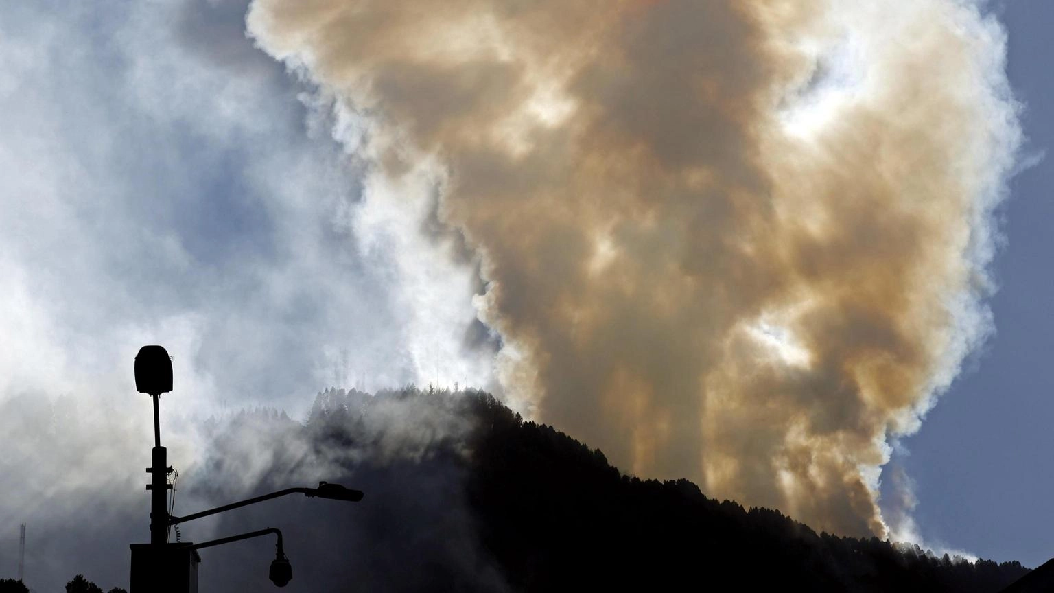 Colombia: per incendi boschivi distrutti 17.000 ettari in 3 mesi