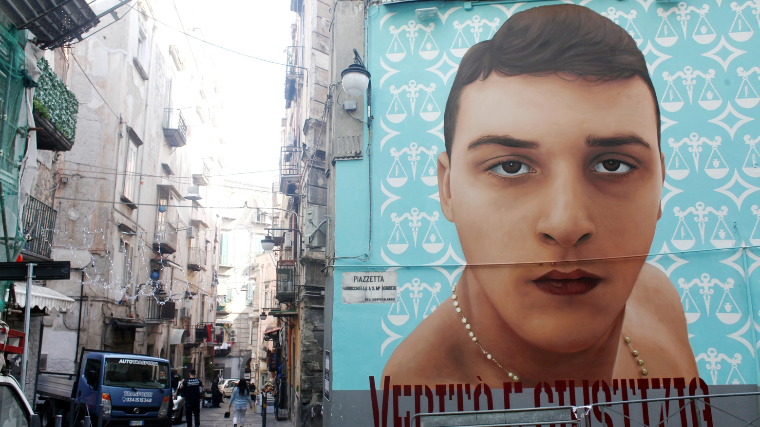 Il murale dedicato a Ugo Russo, baby rapinatore